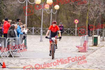 ANDER BENGOA ALTUNA Sendas de Isasa 2024 06246