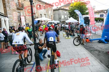 Dama Roja 2022 00003