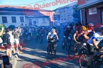 Dama Roja 2022 00088