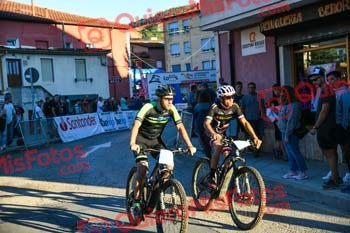 Dama Roja 2022 00151