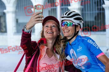 Dama Roja 2022 01369